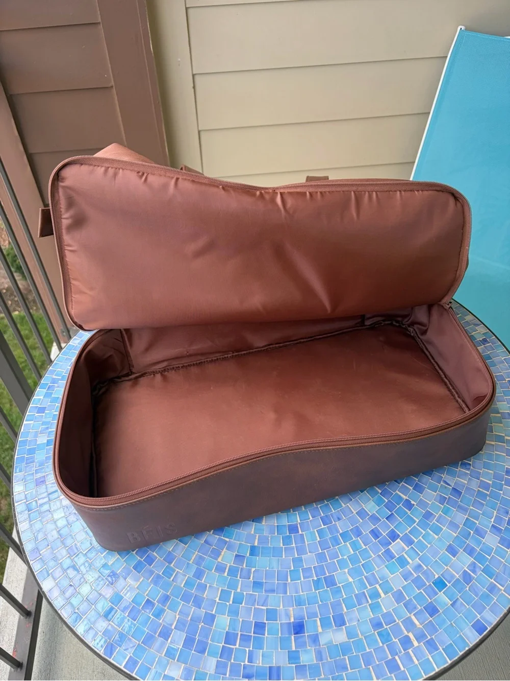 BEIS weekend bag
